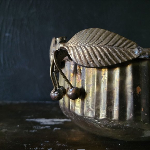 Vtg Hammered Brass Bowl / Dish with Brass Cherry Handles, Brass Planter - Picture 2 of 7